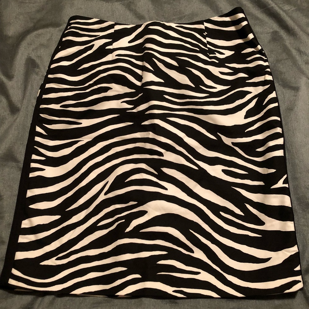 Whbm black and white animal print skirt
